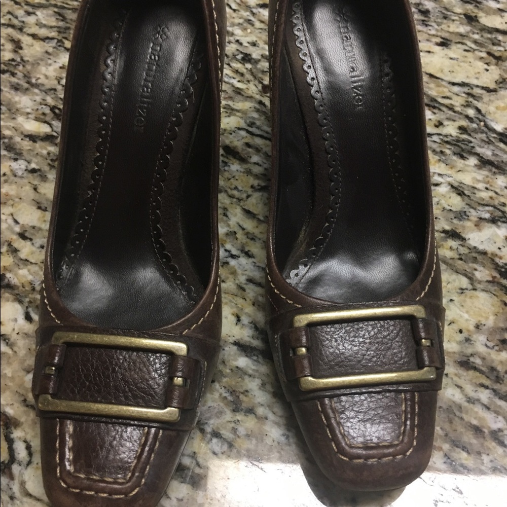 Brown Naturalizer heels with buckle Sz 5.5
